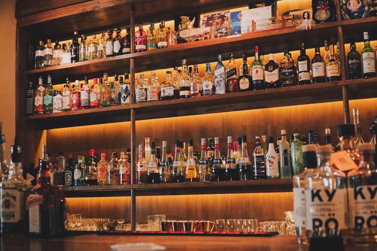 BAR FOLIAGE の店内 2