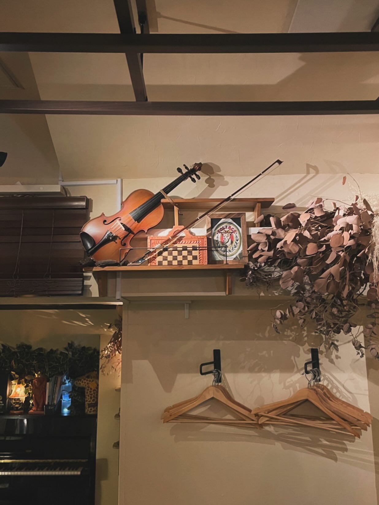 BAR FOLIAGE の店内 11
