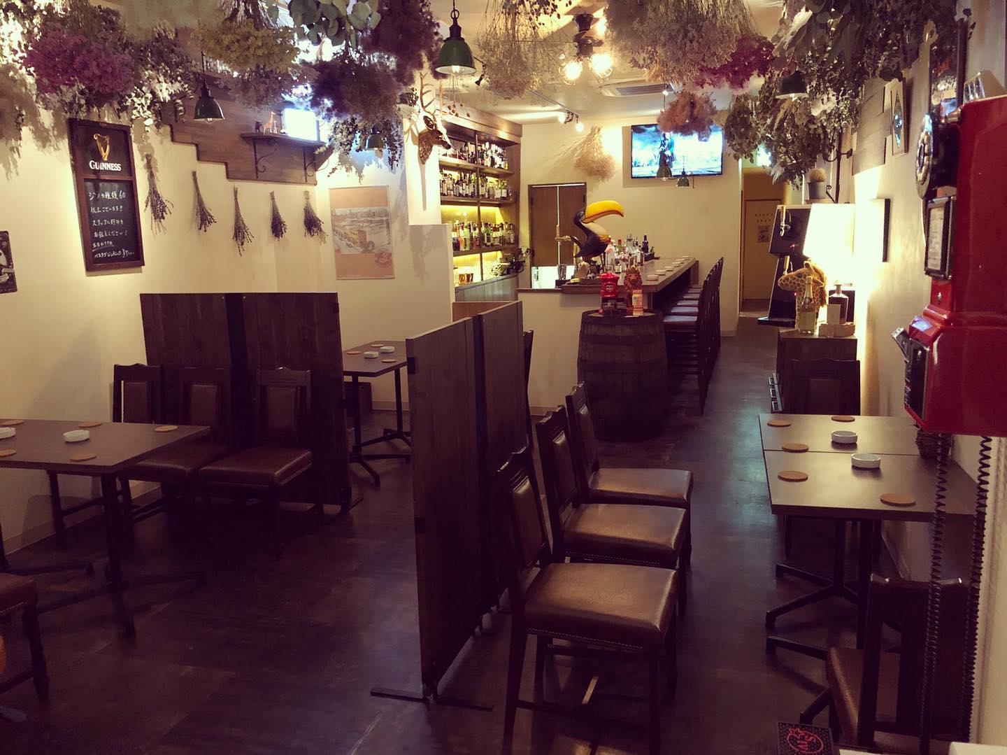BAR FOLIAGE の店内 13