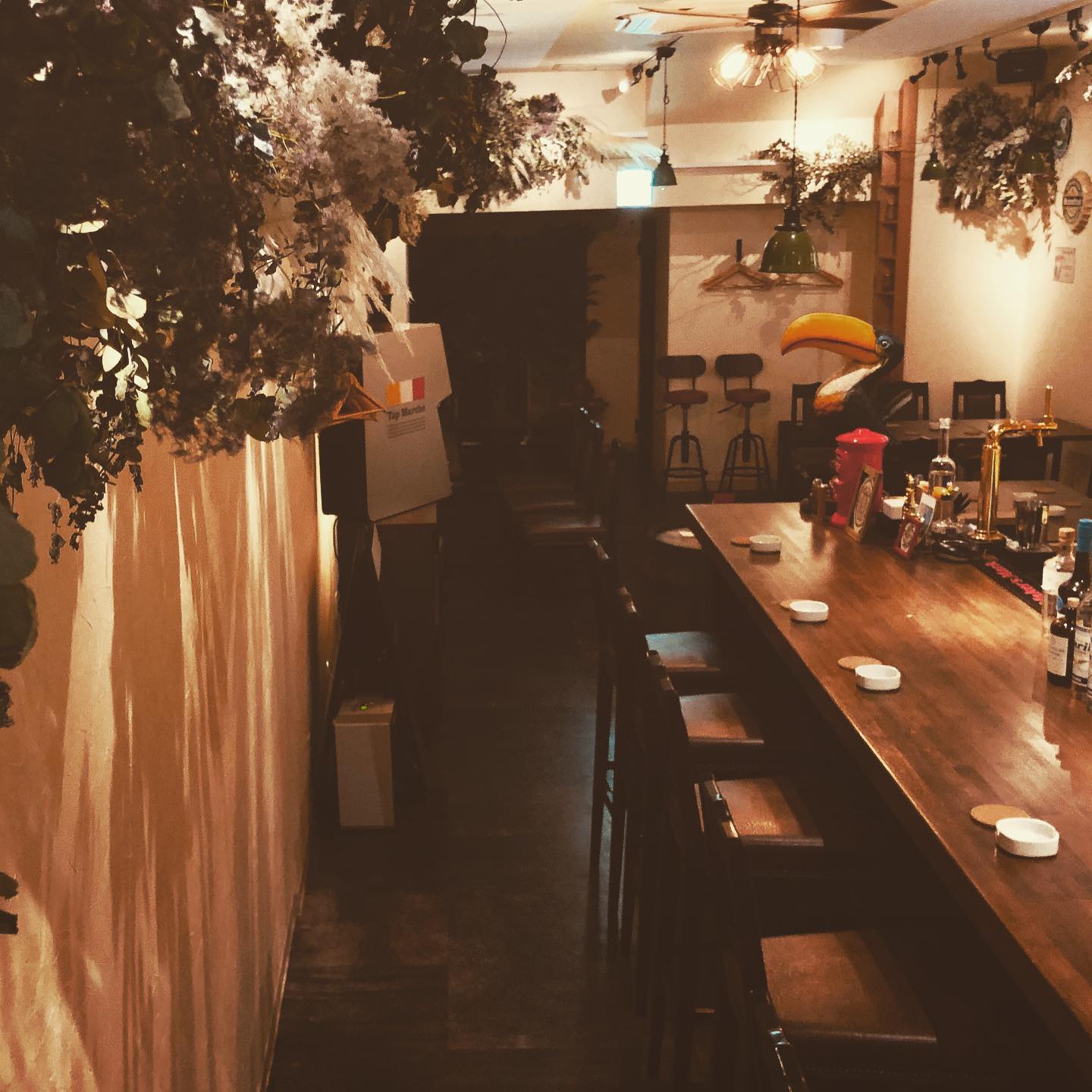 BAR FOLIAGE の店内 14