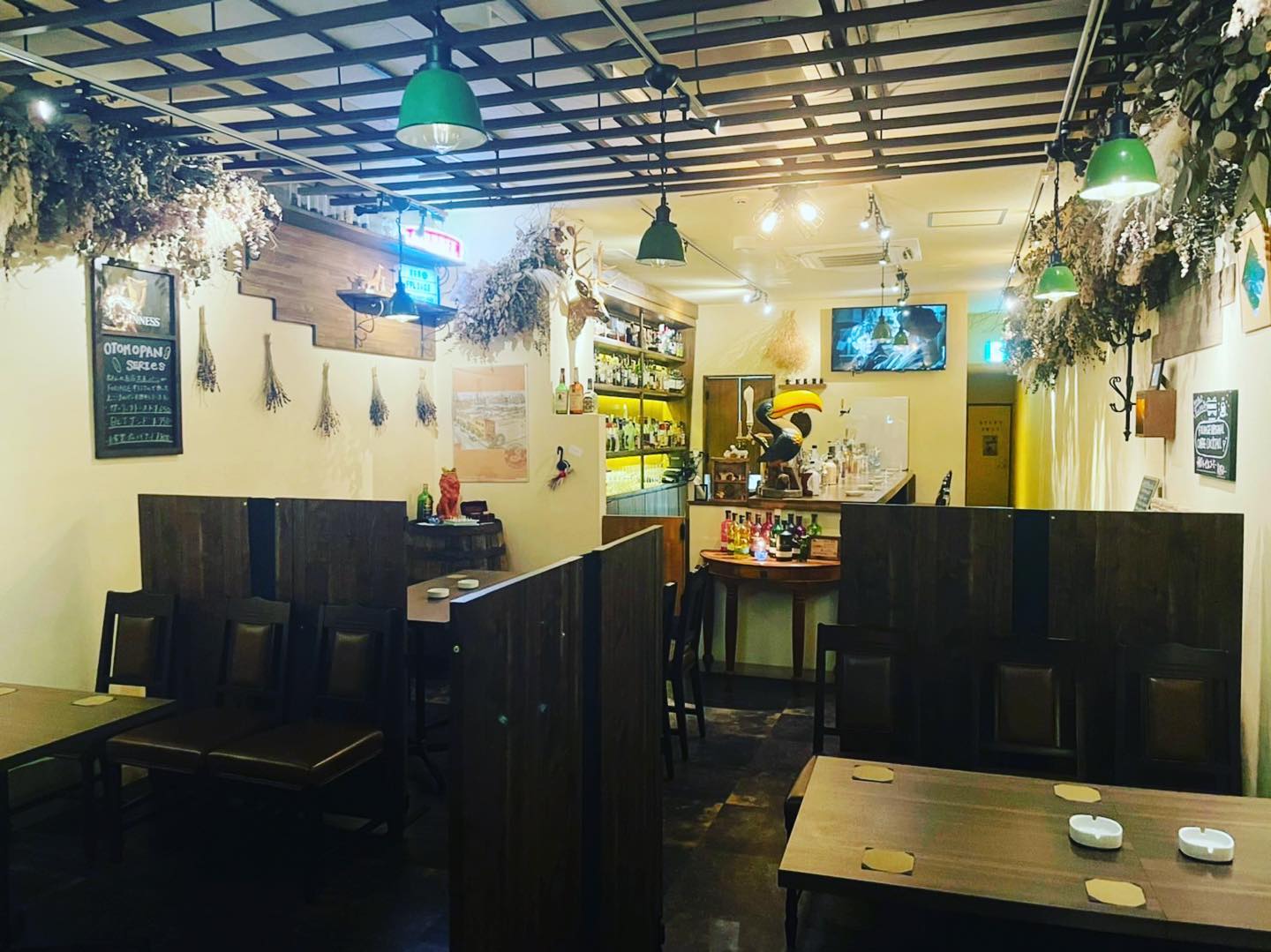 BAR FOLIAGE の店内 23